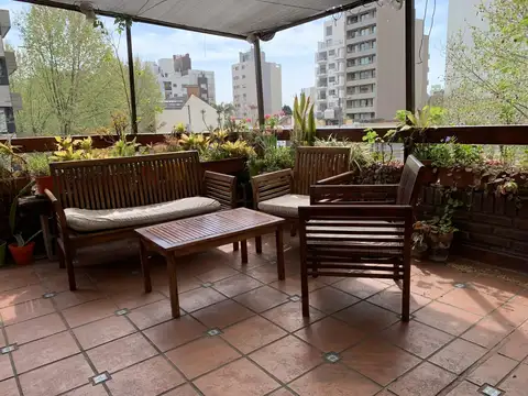 Depto Tipo Casa 5 ambientes con 2 baños