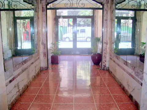 DUEÑO ALQUILA SIN COMISION EXCELENTE DEPTO 2 AMB 3° PISO AL CONTRAFRENTE