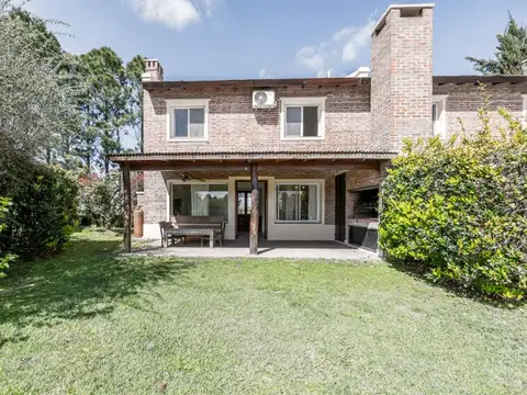 CASA VENTA 3AMB. CLUB DE C. SANTA CATALINA DORMI