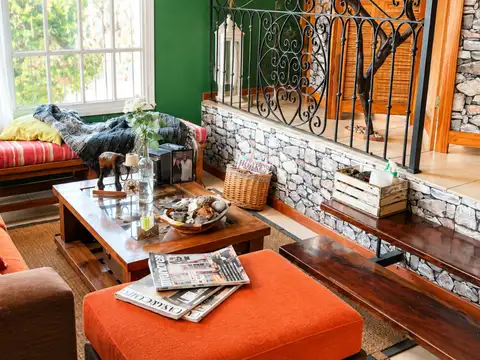 Casa en Venta con 2 cocheras
