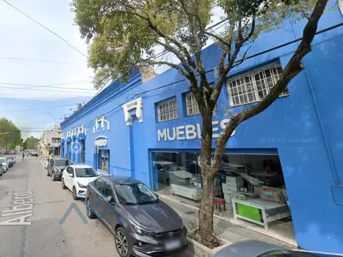 Venta local comercial en el centro de Bell Ville - 780 m² cubiertos en lote de 625 m²