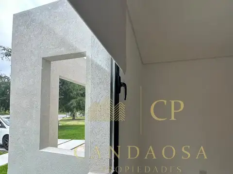 Casa en Venta con 6 cocheras