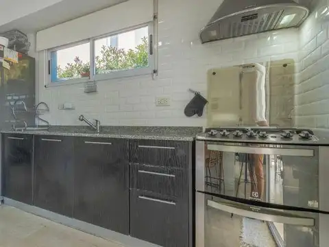 Casa en Alquiler con 5 cocheras