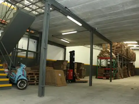 Venta - Galpón - Parque Patricios La Rioja 1800 -  Capital Federal