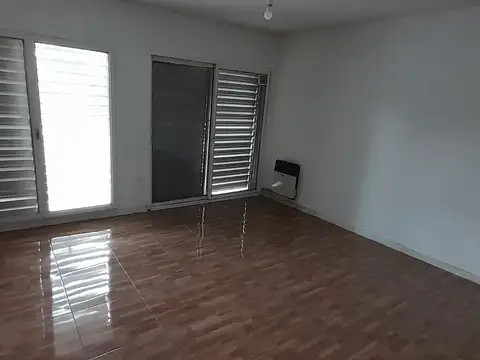 Av Sabattini 1500, Piso 1°