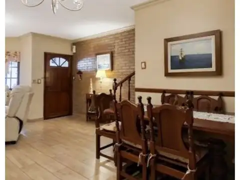 Depto Tipo Casa en Venta de 6 ambientes