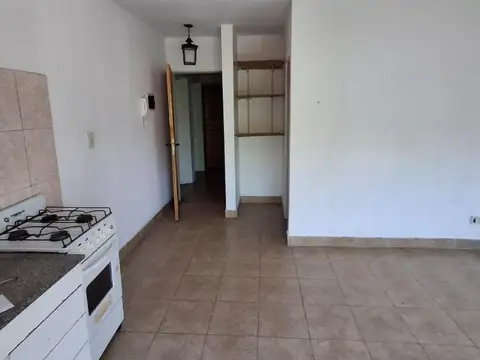 Departamento en Alquiler en Cinco Esquinas, $ 300.000