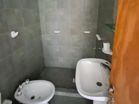 MONOAMBIENTE EN ALQUILER AL FRENTE