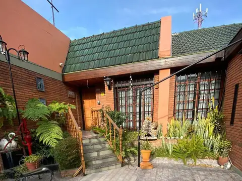 Casa a la Venta de 5 ambientes en Agronomía