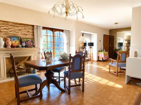 Casa en una planta con jardín y pileta en Agronomía - 4 amb
