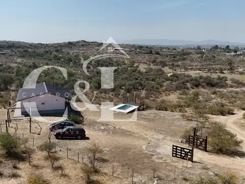 Casa 6 ambientes con 2 baños