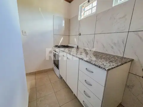 Casa 2 dormitorios con Galpon en ALQUILER
