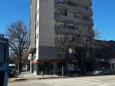 MONOAMBIENTE CON COCHERA