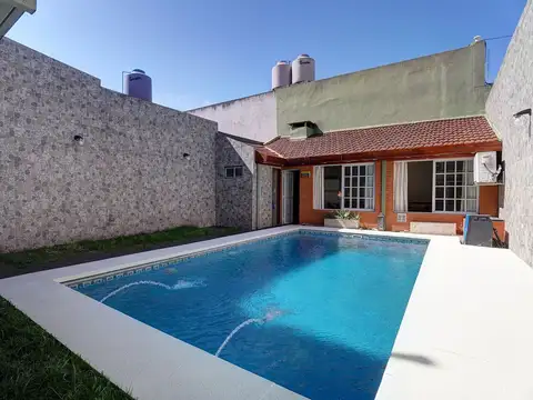 Venta casa 5 amb. Villa del Parque Pileta+Cocheras