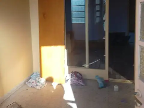 PH 3 AMB POR ESCALERA CON TZA Y BALCON