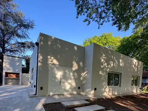 Casa 4 ambientes con 3 baños