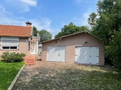 Casa 4 ambientes con 2 baños
