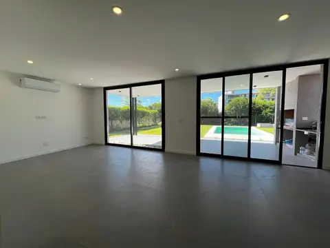 Venta Casa en Barrio Araucarias Puertos del Lago Escobar