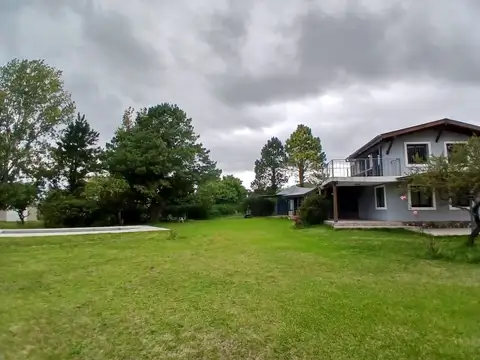 Casa en Venta con 2 cocheras