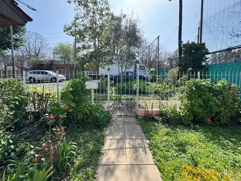 Casa 3 ambientes con 2 baños