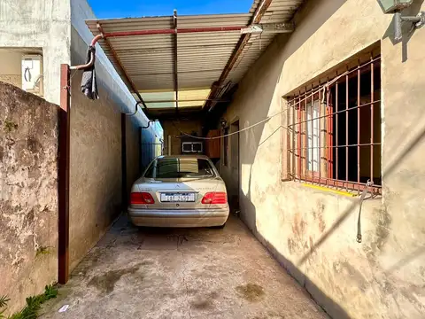 Casa 4 ambientes con 1 baño