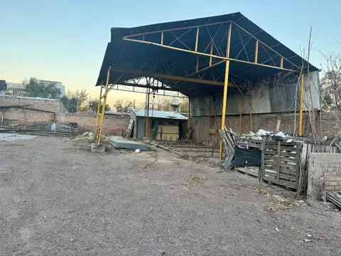 Terreno con galpón