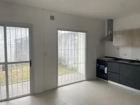Depto Tipo Casa 4 ambientes con 1 baño
