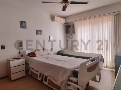 VENTA PH TRIPLEX 4 1/2 AMB C/COCHERA Y PATIO EN B° GÜEMES, HAEDO