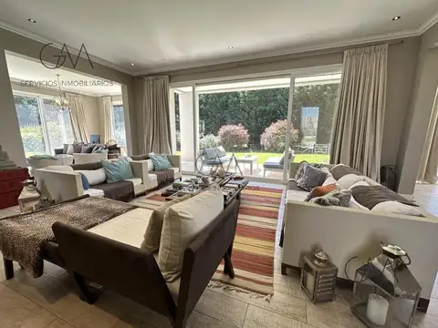 Casa en Venta con 1 cochera