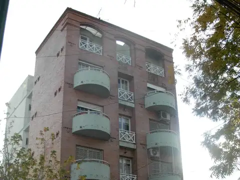 DEPARTAMENTO 2 AMBIENTES CON COCHERA EN BANFIELD