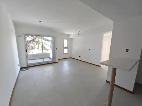 España al 3100, 1° H