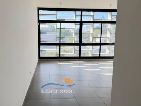 Oficina en Alquiler en Cerro De Las Rosas, $ 600.000