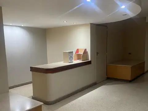 Mercedes 200, Piso 3