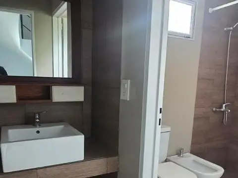 Depto Tipo Casa en Alquiler de 5 dormitorios