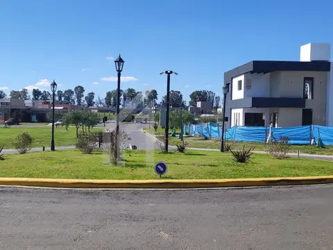 Santa Elisa, Pilar del Este 2000