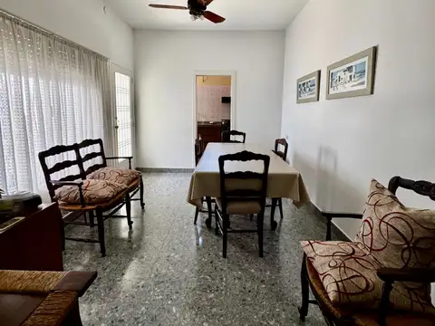 VENTA CASA CON JARDÍN EN BECCAR – APTA CRÉDITO