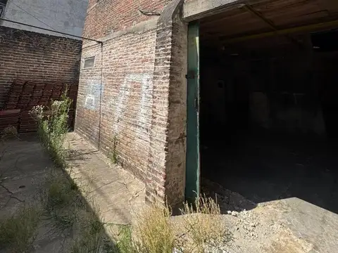 Galpon en Venta 25  mts Fondo