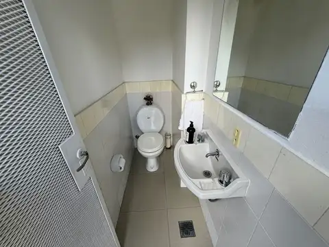 Casa 6 ambientes con 4 baños