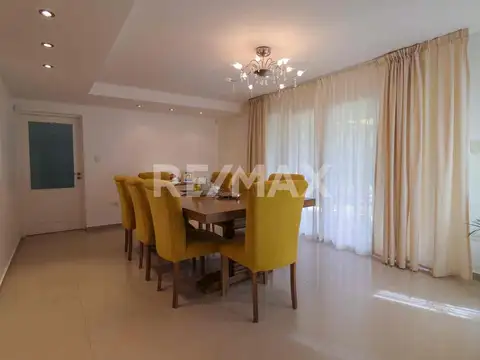 Casa en Alquiler de 4 dormitorios