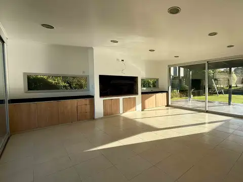 Casa en Alquiler – Barrio Los Tilos, Rumenco.