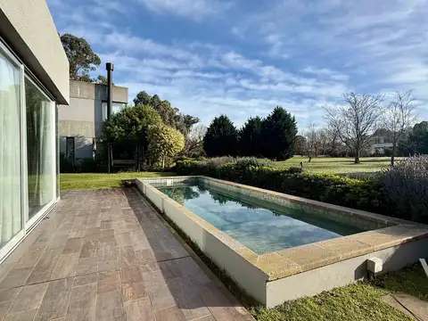 Casa en Alquiler – Barrio Los Tilos, Rumenco.