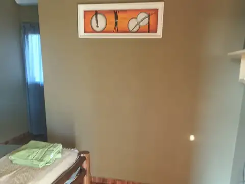 VENTA DE HOSPEDAJE MÁS QUINCHO CON GRAN PARQUE