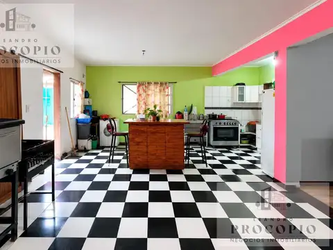 Casa 7 ambientes con 4 baños