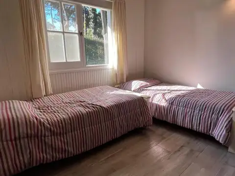 Casa 5 ambientes con 1 baño