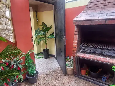 Depto Tipo Casa en Venta 44 años