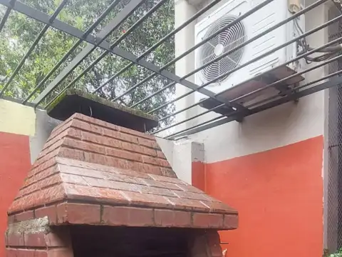 Depto Tipo Casa 5 ambientes con 2 baños