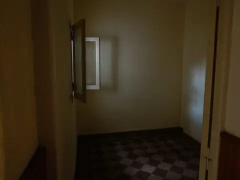 Casa 6 ambientes con 1 baño