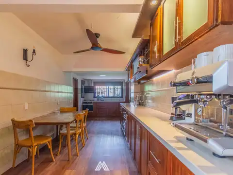VENTA CASA EN MALVIN CON JARDIN Y PISCINA