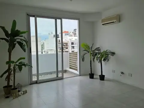 Alquiler hermoso monoambiente con balcón