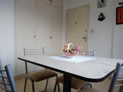 23 1100, Piso 2